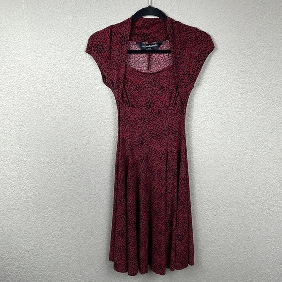 Norma Kamali Jersey Shrug Style Dress Red Snake Stretch Fit Flare Sz XS - Picture 2 of 11